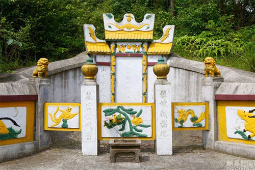 TQ:  “Người chếtquot; đội mồ sống lại sau 3 năm chôn cất - 2