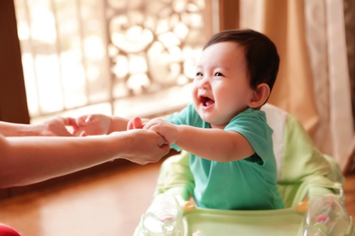 Vẻ đáng yêu khó cưỡng của con trai Khánh Thi - Phan Hiển - 1