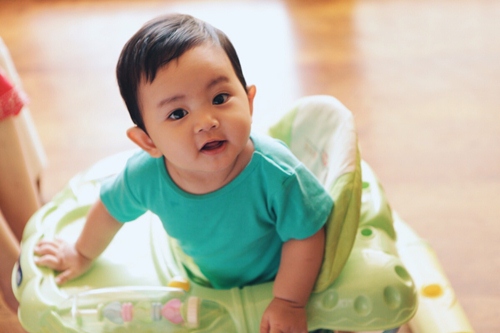 Vẻ đáng yêu khó cưỡng của con trai Khánh Thi - Phan Hiển - 10