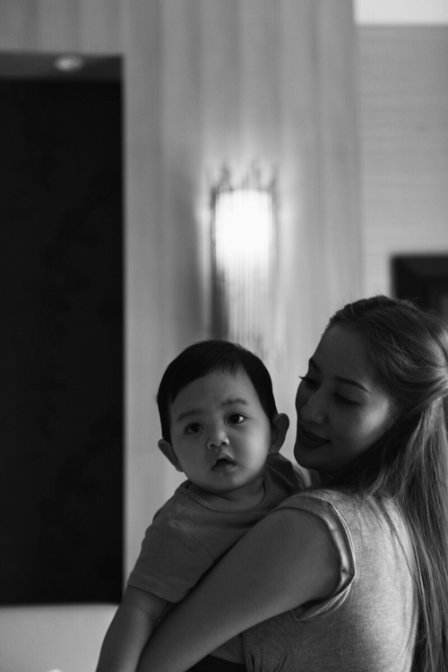 Vẻ đáng yêu khó cưỡng của con trai Khánh Thi - Phan Hiển - 11