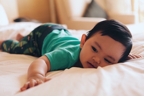 Vẻ đáng yêu khó cưỡng của con trai Khánh Thi - Phan Hiển - 6