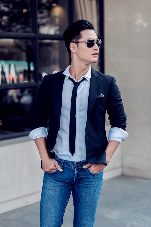 Đức Tuấn trẻ trung và lịch lãm trên đường phố Sài Gòn - 2