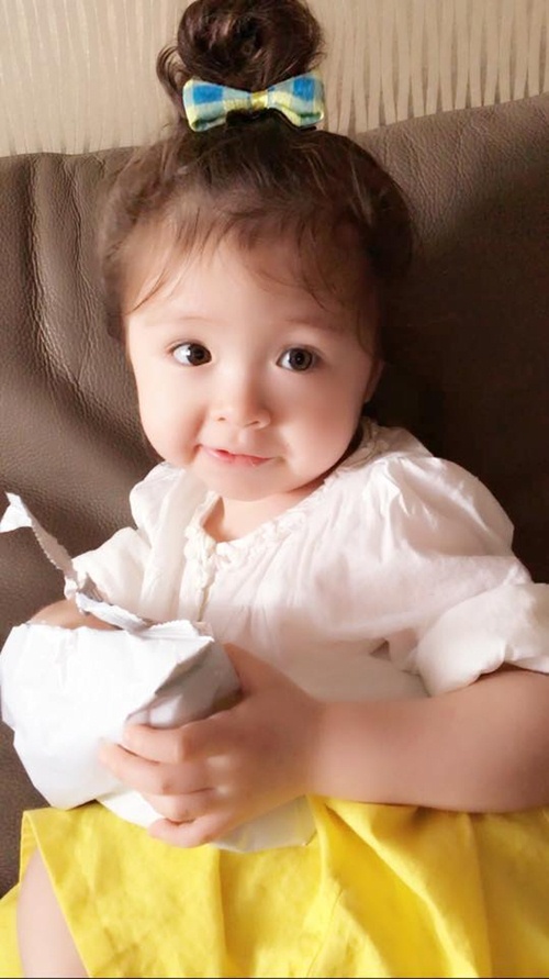 Mẹ đẹp - con xinh nhà Elly Trần liên tục quot;gây bãoquot; mạng - 9