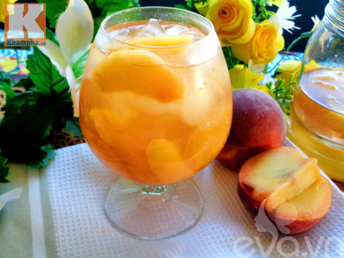 Cách làm trà đào thơm ngon, mát lạnh - 7