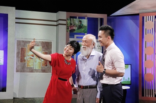 GS. Văn Như Cương, MC Hạnh Phúc khiến gia đình sốc khi phát hiện bị ung thư - 1