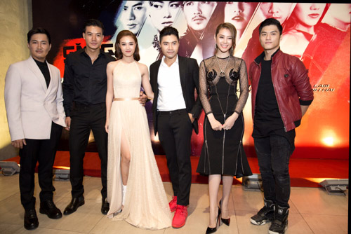 Hiếu Nguyễn điển trai, bế bổng Lan Ngọc giữa sự kiện - 18