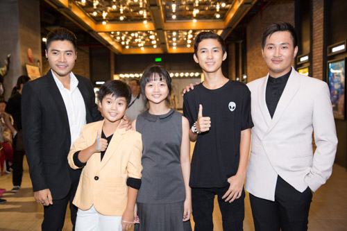 Hiếu Nguyễn điển trai, bế bổng Lan Ngọc giữa sự kiện - 14