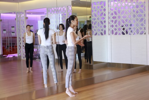 Phạm Hương, Lan Khuê nghiêm khắc với thí sinh trễ giờ - 6