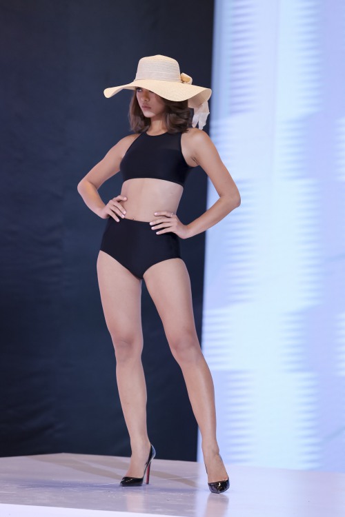 Thí sinh The Face khoe dáng nuột nà trên sàn diễn - 2