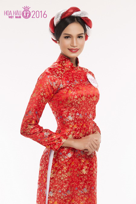 HHVN: H#039; Ăng Niê rơi nước mắt khi nhớ về tuổi thơ nghèo khó - 5
