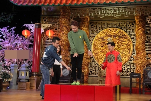 Hòa Minzy “điên tiết” vì bị Trường Giang bắt nhịn đói quá lâu - 7