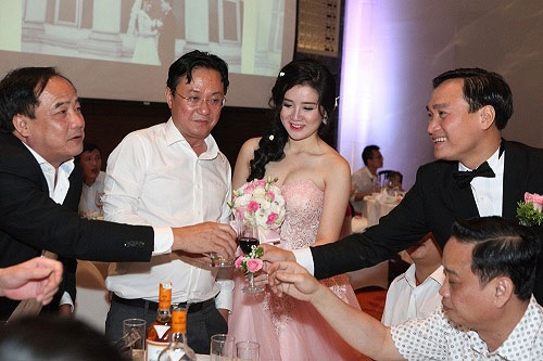 Miss Teen Xuân Mai rạng rỡ trong đám cưới với chồng đại gia - 8