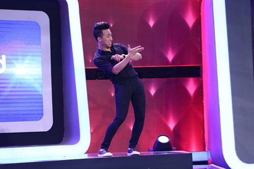 Người Bí Ẩn: Trấn Thành, Kim Tử Long thán phục người đàn bà dùng răng nhấc thang 60kg - 1