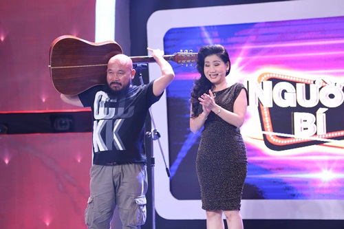 Người Bí Ẩn: Trấn Thành, Kim Tử Long thán phục người đàn bà dùng răng nhấc thang 60kg - 13