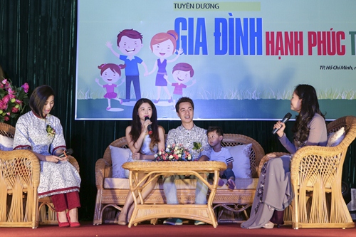 Vợ chồng Đăng Khôi nhận danh hiệu Gia đình hạnh phúc - 7