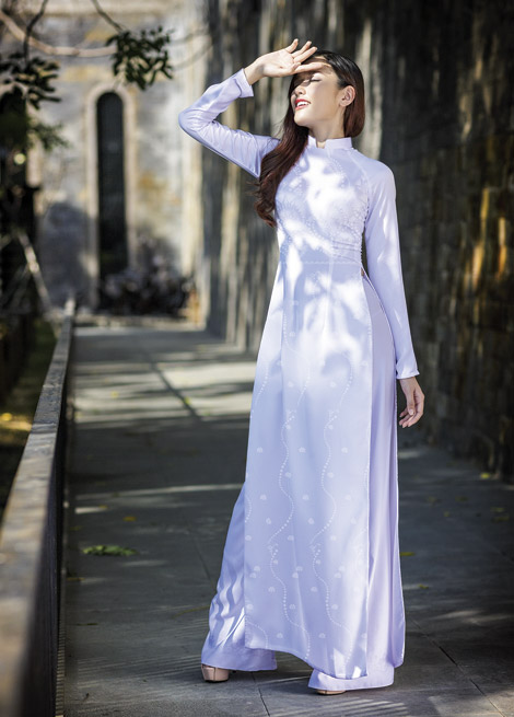 Áo dài nữ sinh Lencii tái hiện nghệ thuật vẽ tay Henna và kiến trúc Phục Hưng - 1