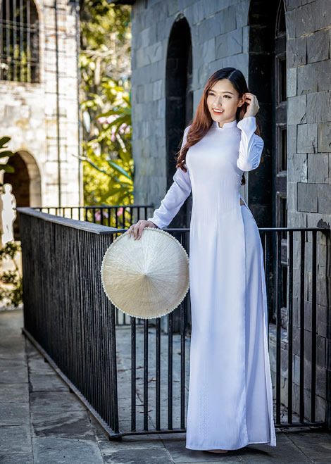 Áo dài nữ sinh Lencii tái hiện nghệ thuật vẽ tay Henna và kiến trúc Phục Hưng - 8