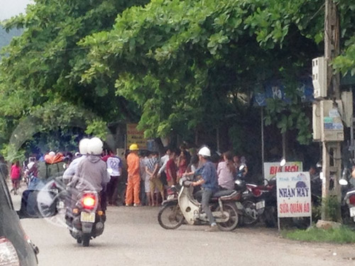 Cán bộ trại giam xông vào nhà bắn chết 1 phụ nữ - 2
