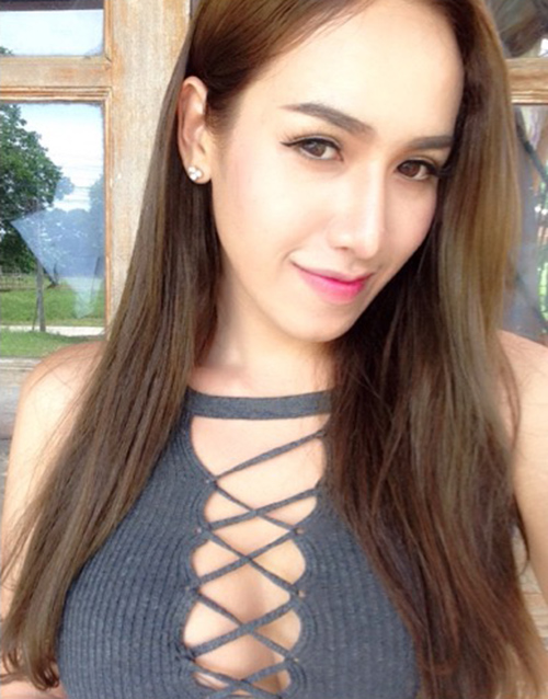 Sốc vì hot girl Thái Lan lộ ảnh quá khứ trước chuyển giới - 13