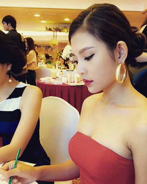 Cô gái Hải Phòng khiến Hà Hồ, Phạm Hương, Lan Khuê khẩu chiến - 2
