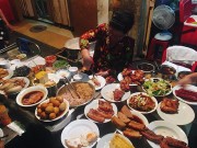 Bếp Eva - “Cơm tấm bãi rác” – tiệm cơm kỳ lạ của Sài Gòn, tên nghe ghê mà nhiều người mê