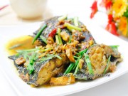Bếp Eva - Cá rô phi kho nghệ đậm đà trôi cơm