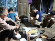 Tin tức - Rơi nước mắt người mẹ muốn 6 con ăn một bữa no rồi cùng nhau chết bằng thuốc độc