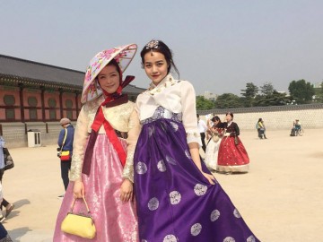 Kiều Ngân thản nhiên đi du lịch Hàn Quốc mặc tin đồn sắp kết hôn