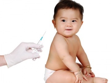 Lịch tiêm chủng cho bé năm 2017 và những điều mẹ PHẢI biết sau tiêm