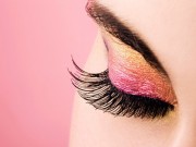 Làm đẹp - Cận cảnh quá trình nối lông mi mà chị em ít ai biết rõ