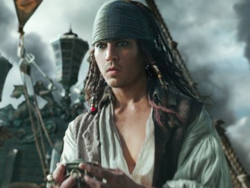 "Cướp biển Caribbean 5": Hoá ra, Jack Sparrow thời trẻ lại mê hoặc như thế!