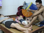 Tin tức - Thương tâm những bệnh nhi vật lộn với nắng nóng hơn 40 độ ở xóm trọ nghèo