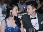 Giải trí - Bất ngờ chưa, dù thừa nhận chia tay Hoàng Oanh - Huỳnh Anh vẫn tình tứ khi gặp mặt