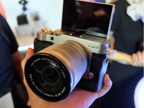 [Video] Đi du lịch mà không biết những mẹo "tự sướng" với máy ảnh này thì... vứt