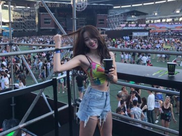 [Video] Thiếu nữ người Hàn bỗng dưng nổi tiếng vì Quẩy quá xinh đẹp