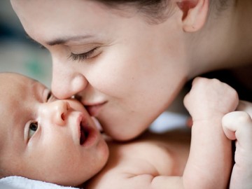 Không phải kẹo ngọt mà 4 thói quen sau mới là nguyên nhân chính khiến bé bị sâu răng
