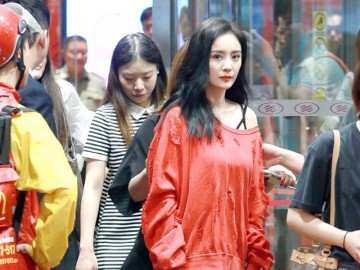 Ngôi sao 24/7: Dương Mịch thờ ơ, mặt lạnh như tiền nhìn phóng viên