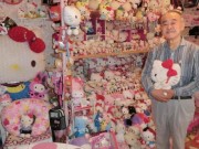 Nhà đẹp - Người đàn ông giành kỉ lục Guinness vì bộ sưu tập... mèo Hello Kitty khổng lồ
