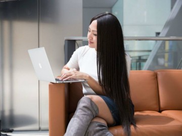 Chi mạnh 60 triệu để diện thử bộ tóc dài gần 1 mét, điều gì đã xảy ra với cô nàng này?