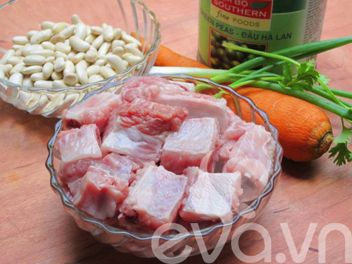 Hấp dẫn canh sườn hầm đậu - 1