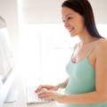 Bà bầu - Tiếp xúc máy tính, thai nhi kém thông minh