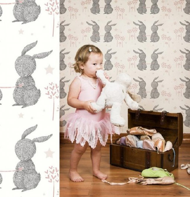 Hình ảnh thỏ bông gắn liền với tuổi thơ của cô công chúa nhỏ.
