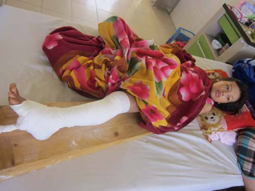 Sập tường, 2 trẻ em thương vong - 1