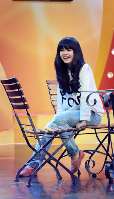 Trương Quỳnh Anh quot;xì tinquot; bên con trai - 14