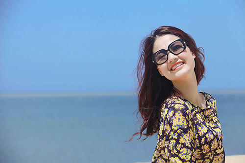 HH Trần Thị Quỳnh trẻ trung trước biển - 1