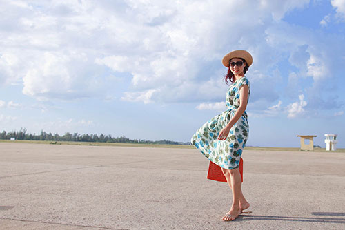 HH Trần Thị Quỳnh trẻ trung trước biển - 9