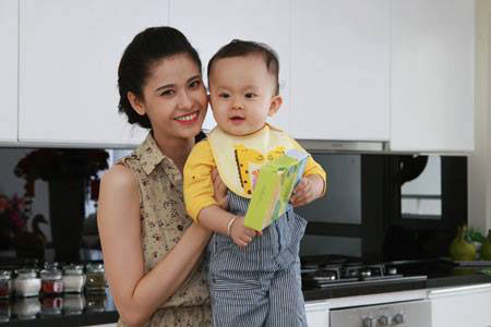 Trương Quỳnh Anh quot;xì tinquot; bên con trai - 2