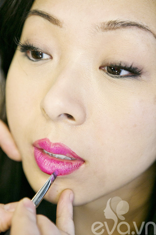 Cách tô son neon cực quot;proquot; - 8