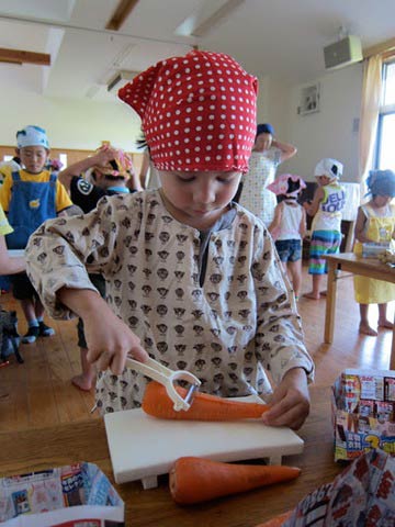 Bí kíp dạy con #039;mát tay#039; của mẹ Nhật - 3