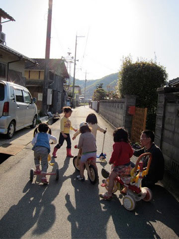 Bí kíp dạy con #039;mát tay#039; của mẹ Nhật - 5